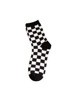 Черно белые носочки. Носки в клетку. Черно белые носки. Носки в шахматную клетку. Носки в клетку черно белые.