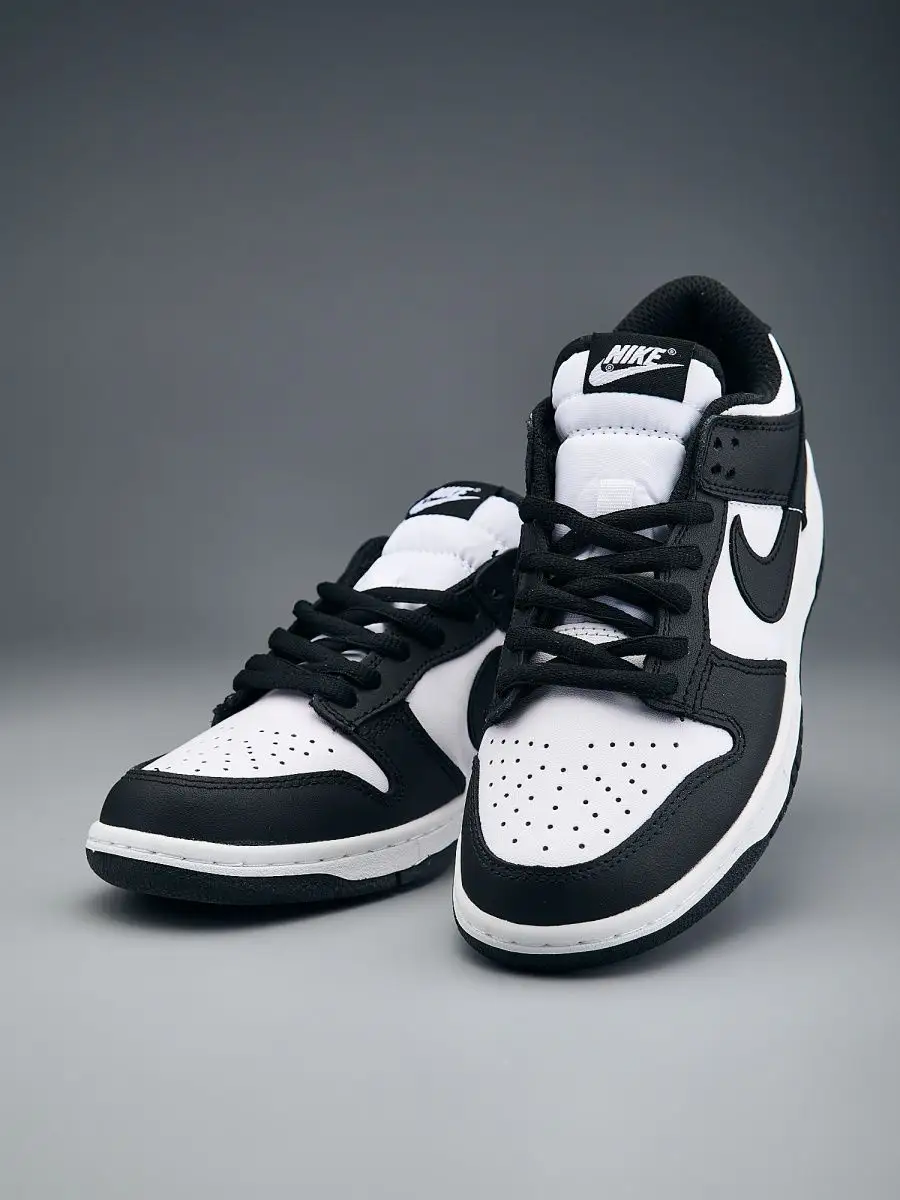 Nike dunks sb black and clearance white