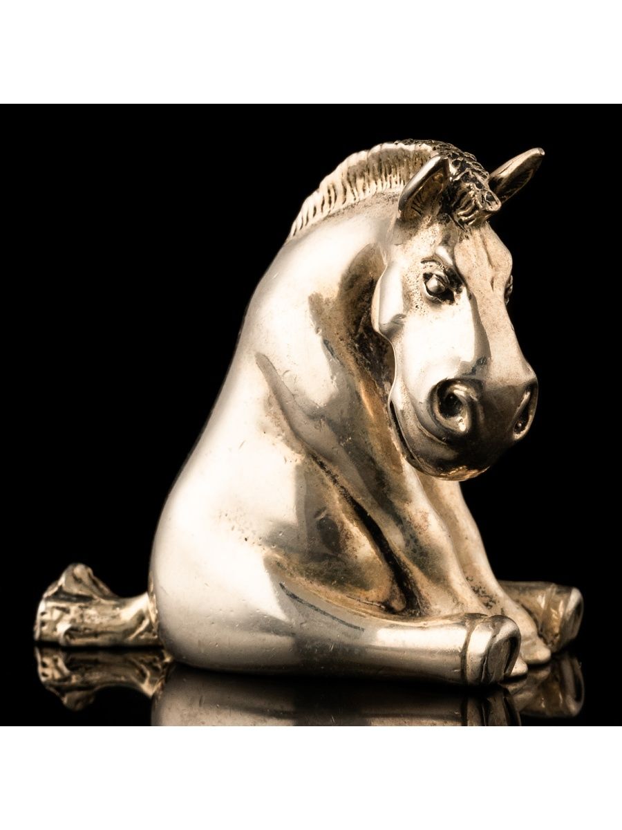 Статуэтка лошадки. Серебряные статуэтки. Статуэтка "лошадь". Статуэтка лошади серебро. Серебряная статуэтка лошадь.