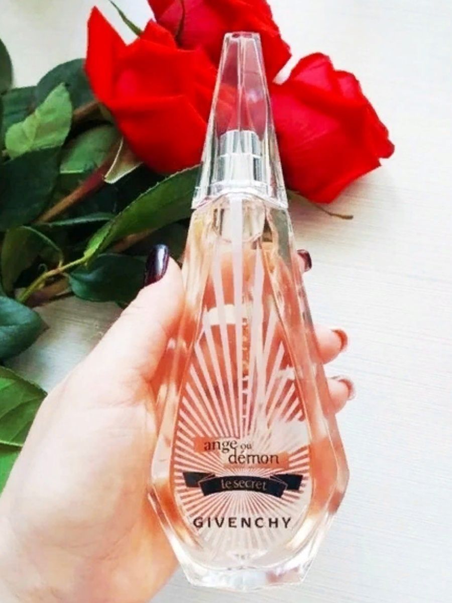 Givenchy demon le secret. Духи Angel Demon le Secret. Givenchy ange Demon le Secret Parfum. Ange ou Demon le Secret от Givenchy. Givenchy Angel and Demon le Secret.