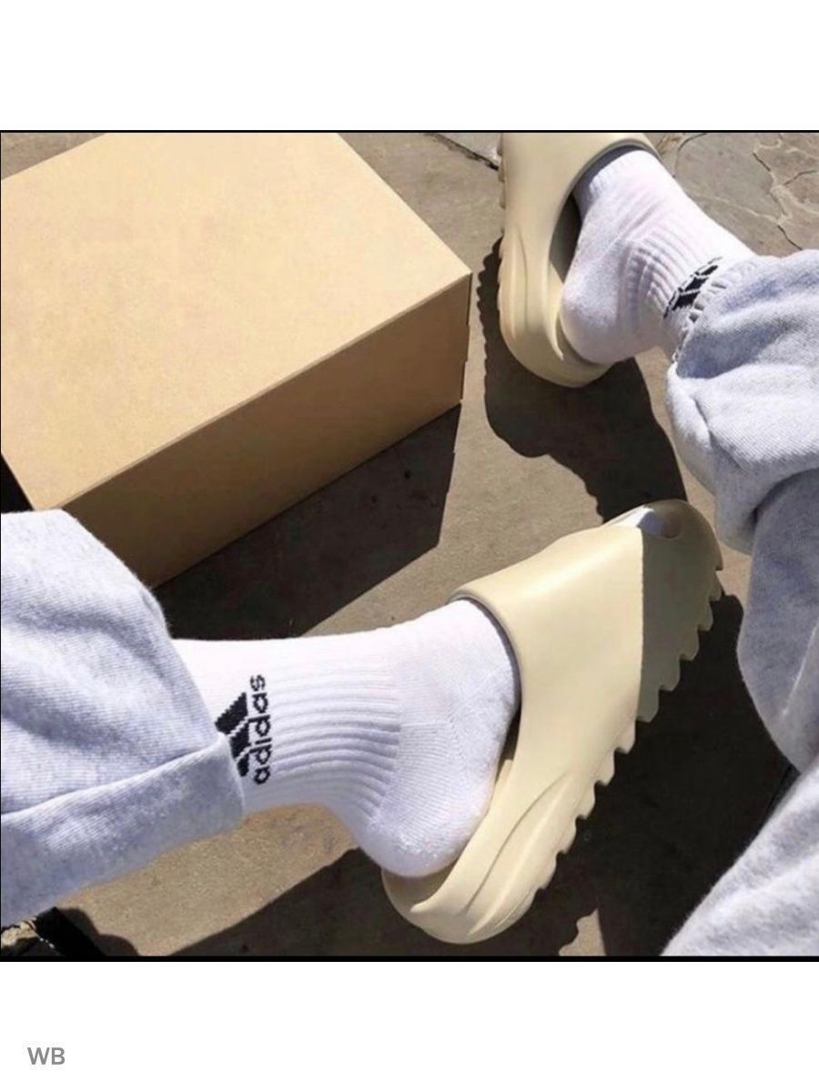 Тапки adidas Yeezy Slide