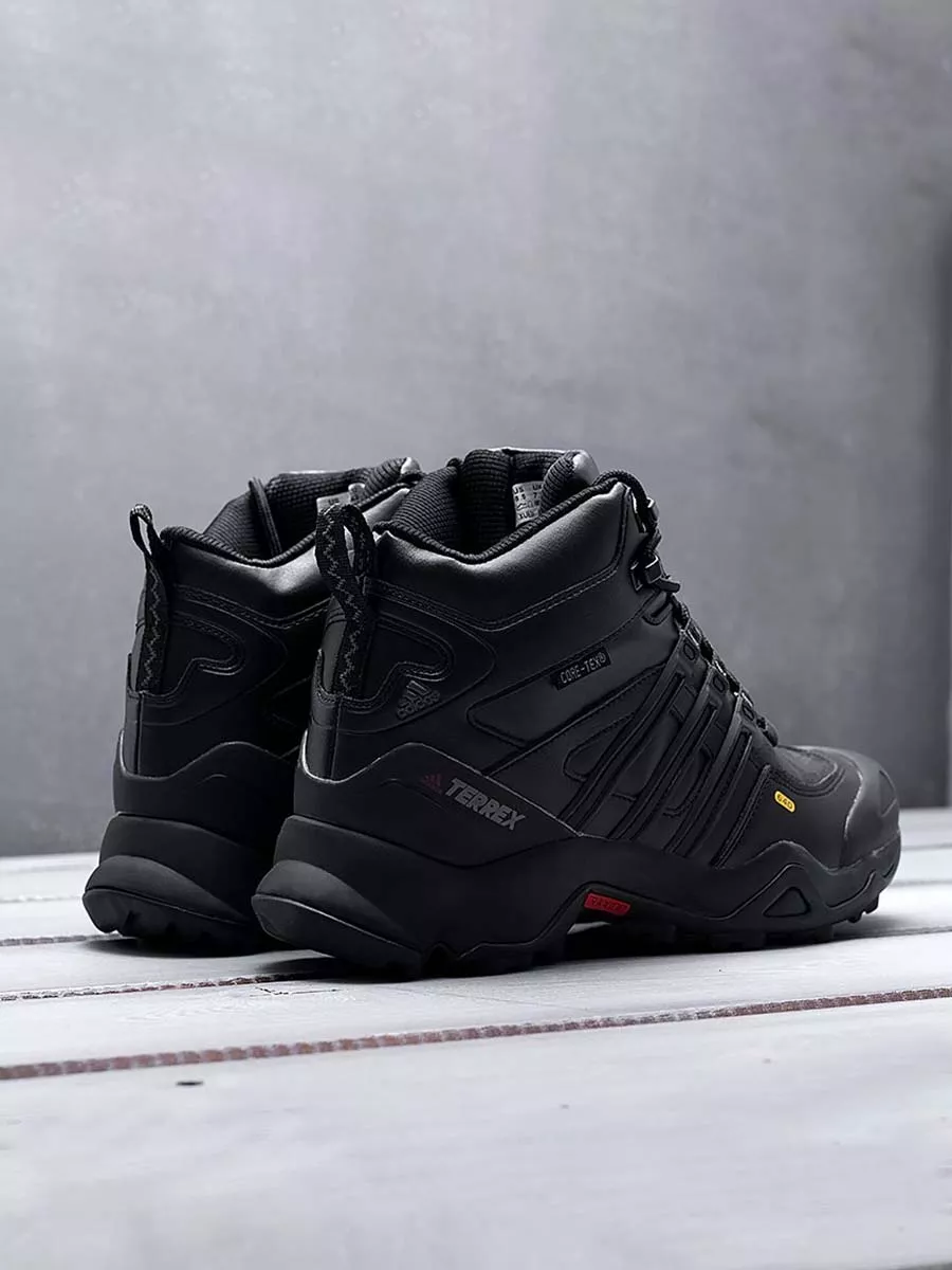 Ботинки adidas Terrex Winter черные